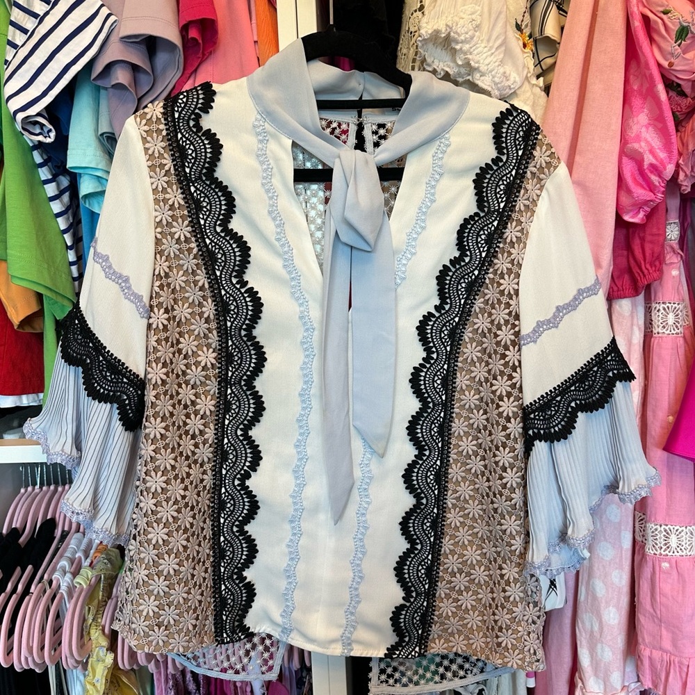 Self Portrait lace blouse size 4